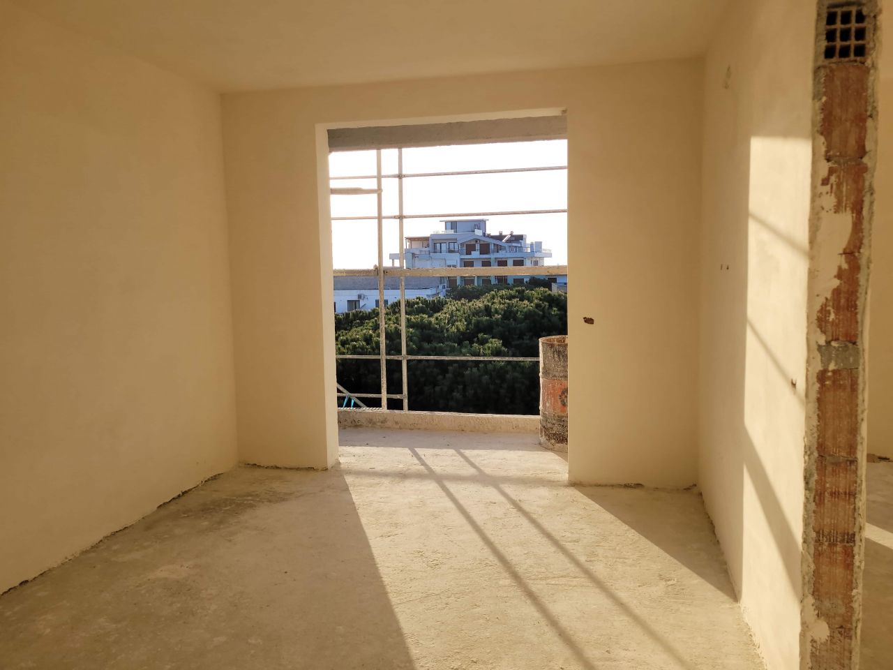 Golem, durres 2504 durres