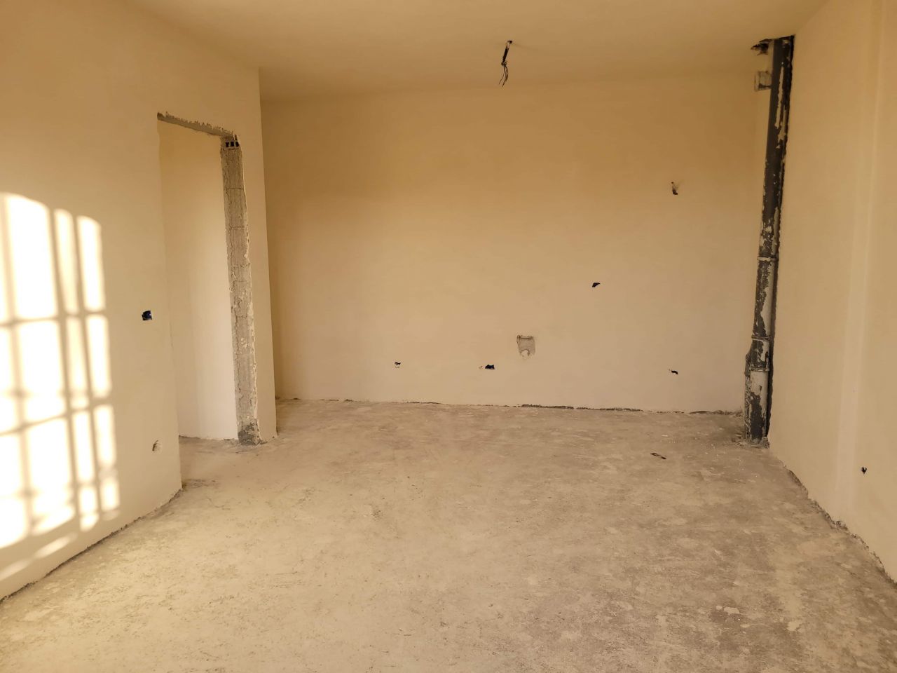 Golem, durres 2504 durres