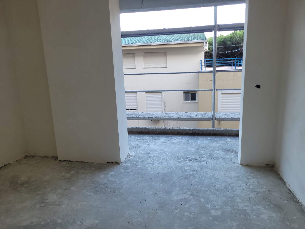 Golem, durres 2504 durres