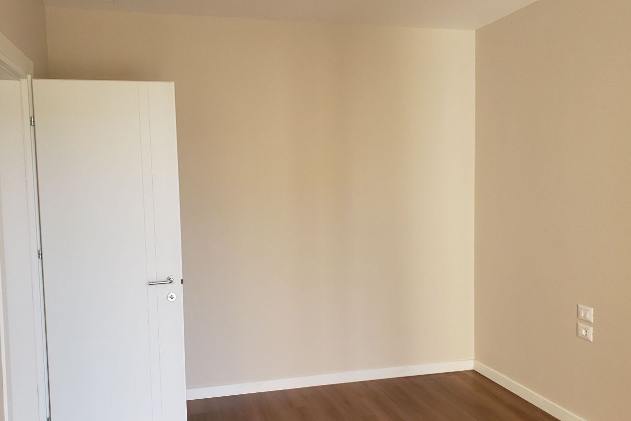 Golem, durres 2504 durres