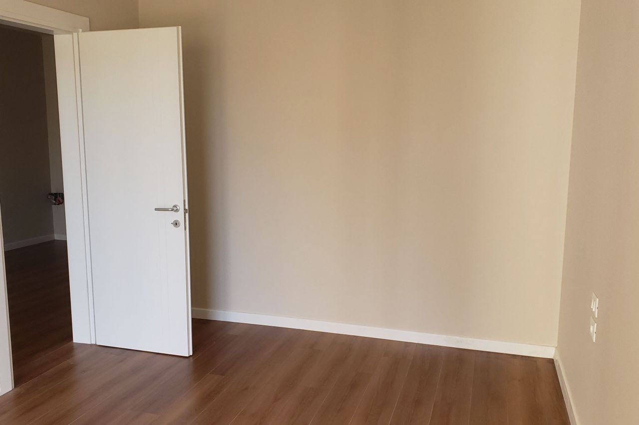 Golem, durres 2504 durres
