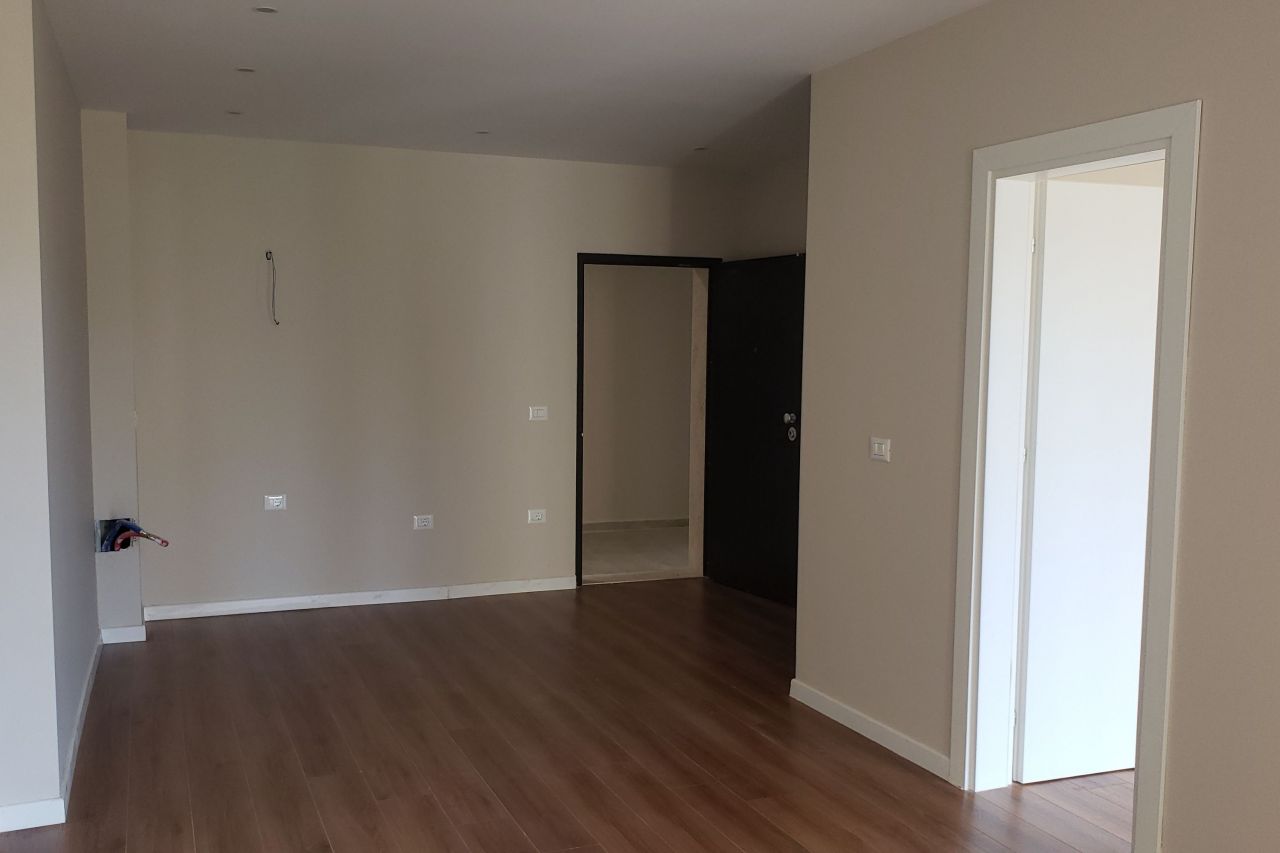 Golem, durres 2504 durres