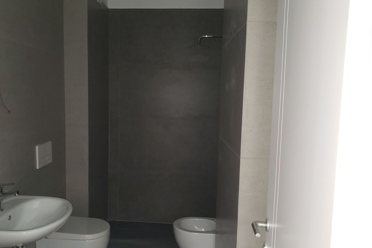 Golem, durres 2504 durres