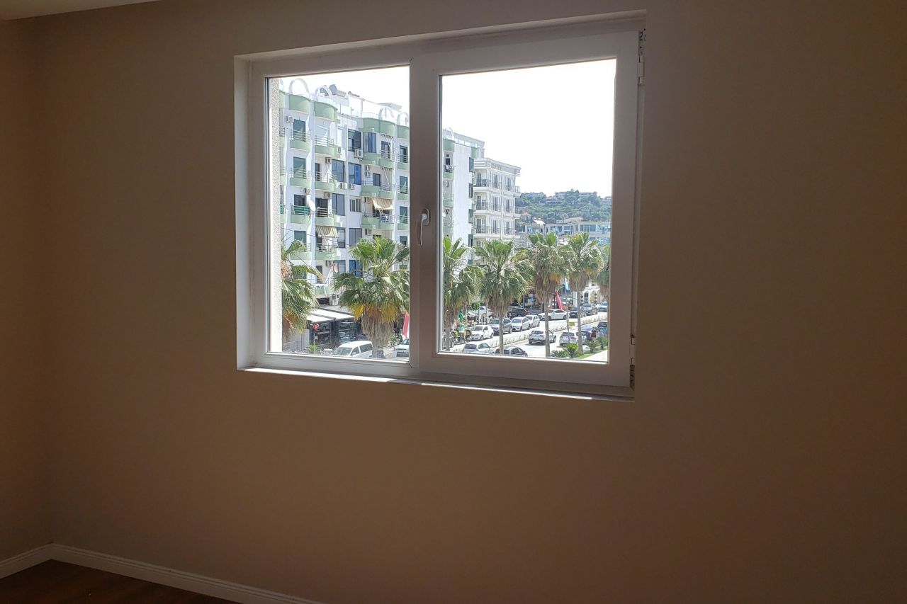 Golem, durres 2504 durres