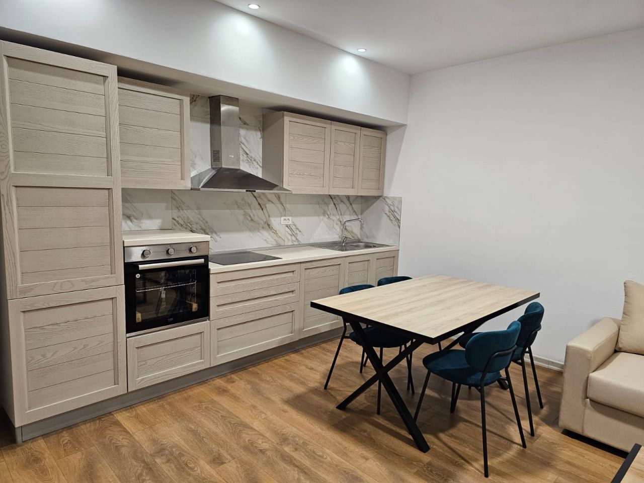 Rruga ismail qemali, vlore 9401 Vlora