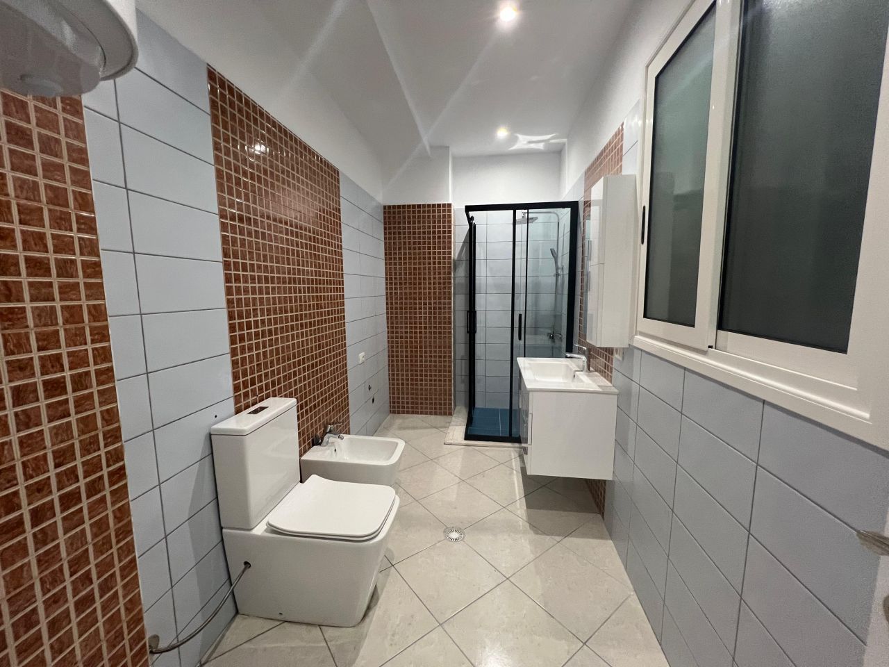 Rruga ismail qemali, vlore 9401 Vlora