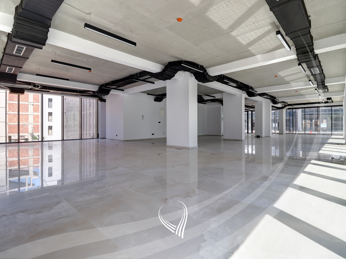 Local commercial de 297,83 mètres carrés à vendre dans le quartier Mati 1 (5)