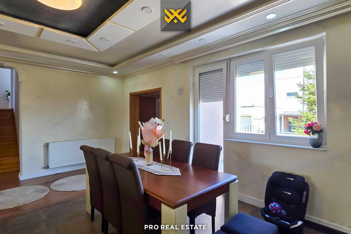 Casa de 450m² en venta en Veternik