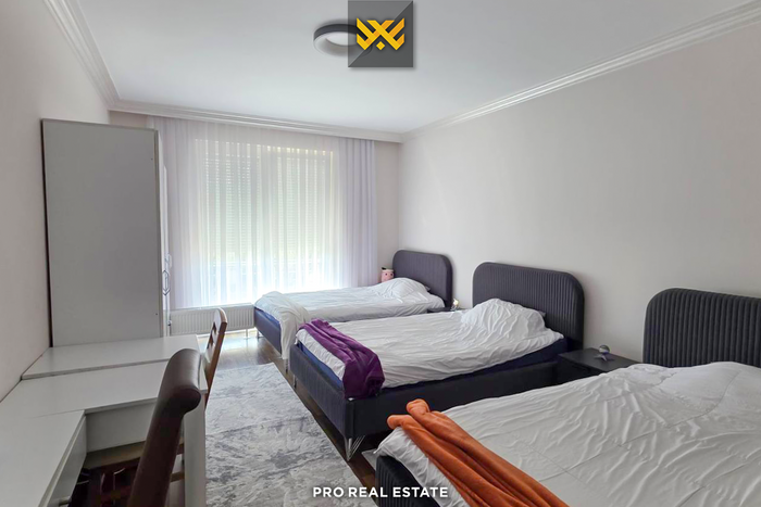 Casa de 450m² en venta en Veternik