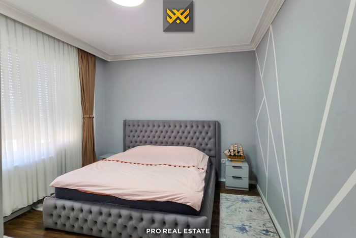 Casa de 450m² en venta en Veternik