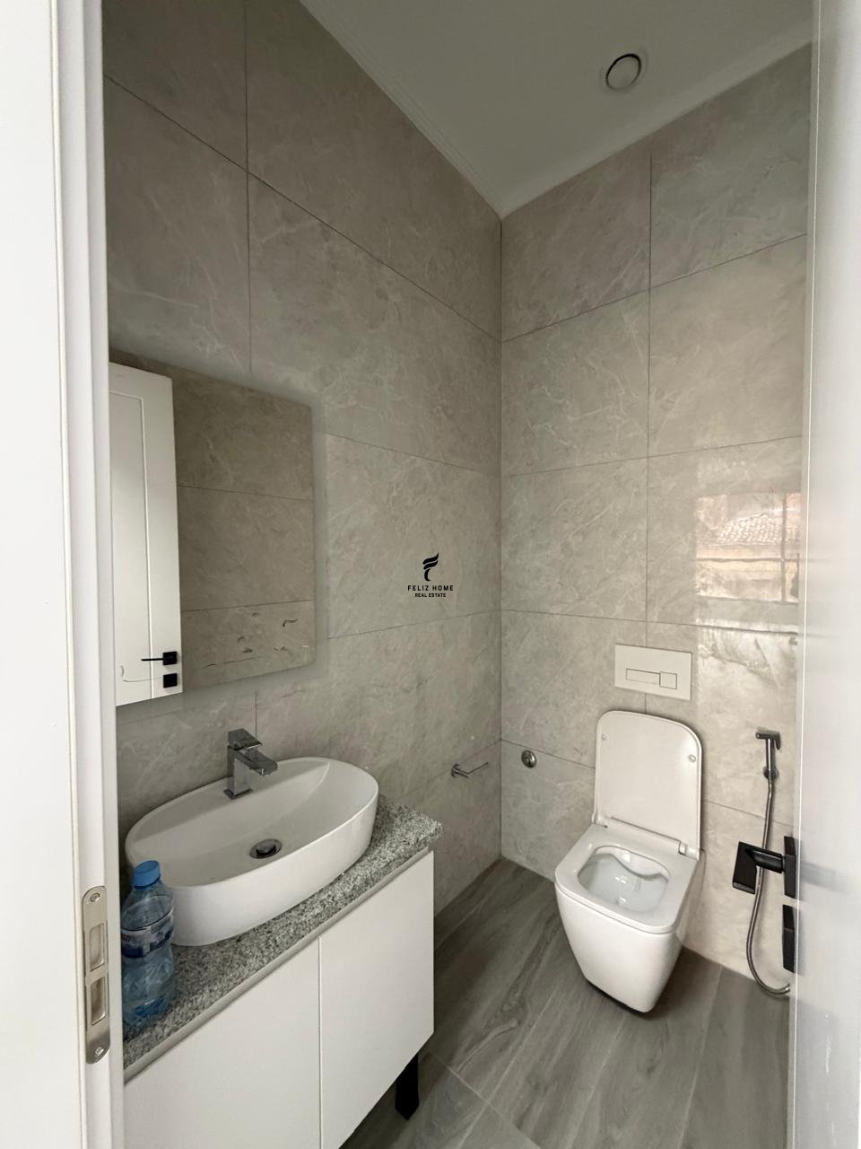 Zyre me qera 404 metra katror pazari i ri 520.000 leke (7)