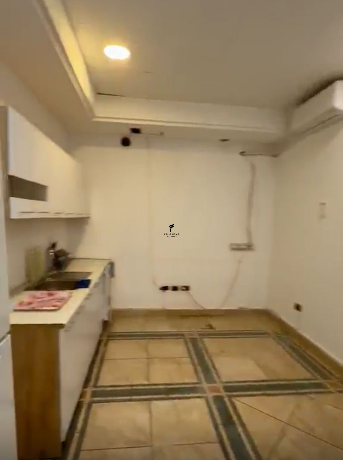 Escritório para alugar 330 m² blok 400.000 leke