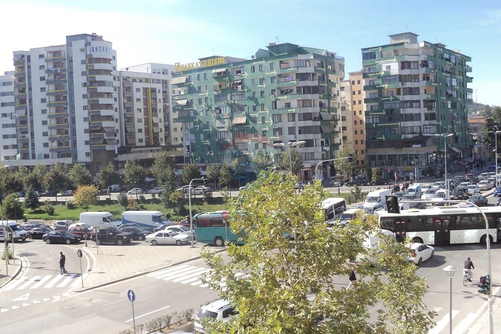 Loja à venda perto de pallati me shigjeta!