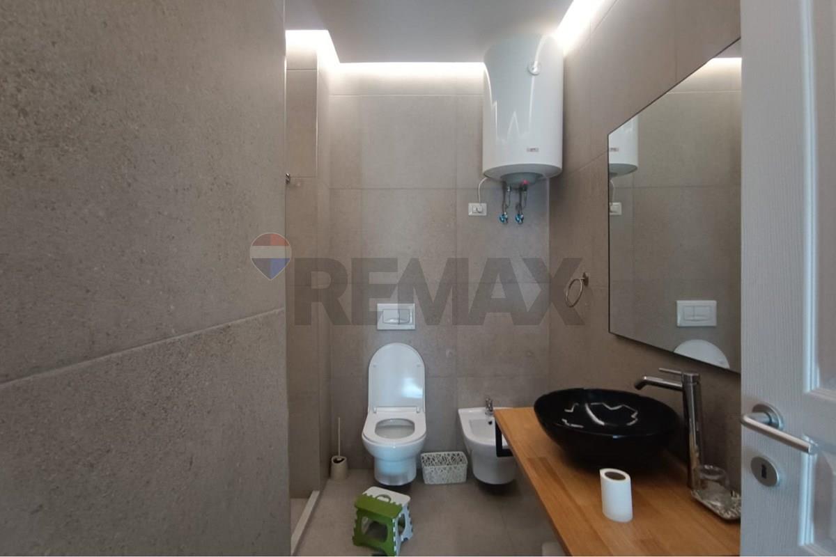 Shitet apartament 2+1+2 ne don bosko .
