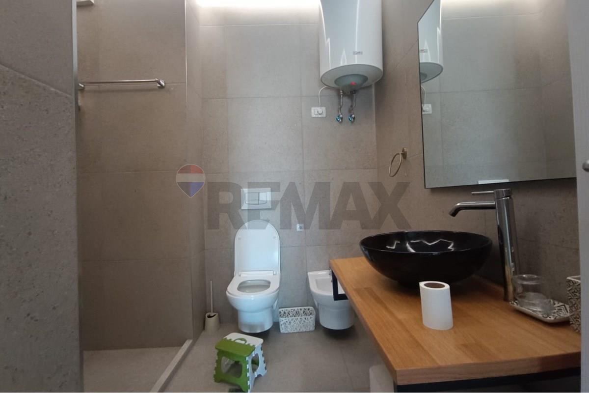 Shitet apartament 2+1+2 ne don bosko .