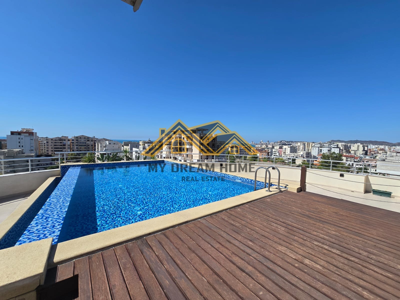 À venda papafingo com piscina 3+1+2+ varanda plaza durres complexo privado | my dream home real estate - albânia
