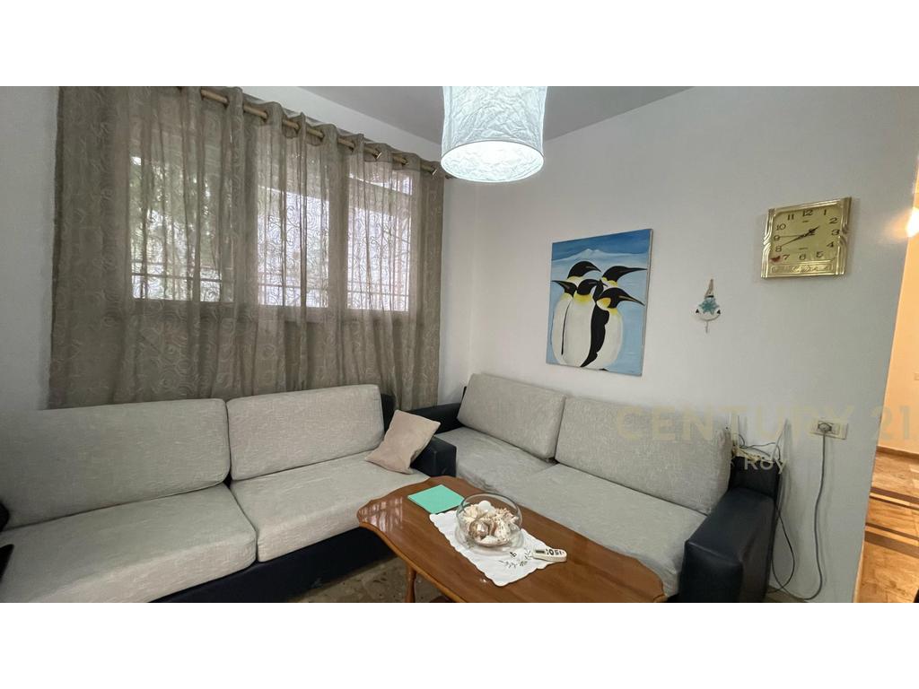 Apartamento para alugar 2+1 com varanda, em golem!