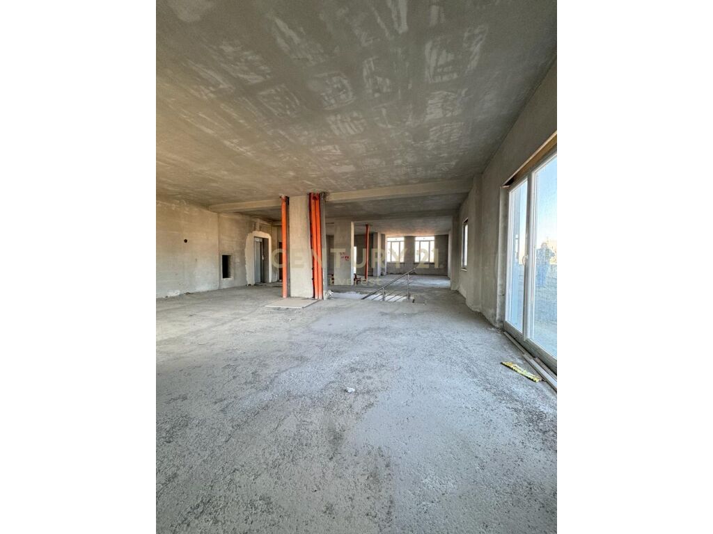 Via Elbasan, appartamento open space con veranda