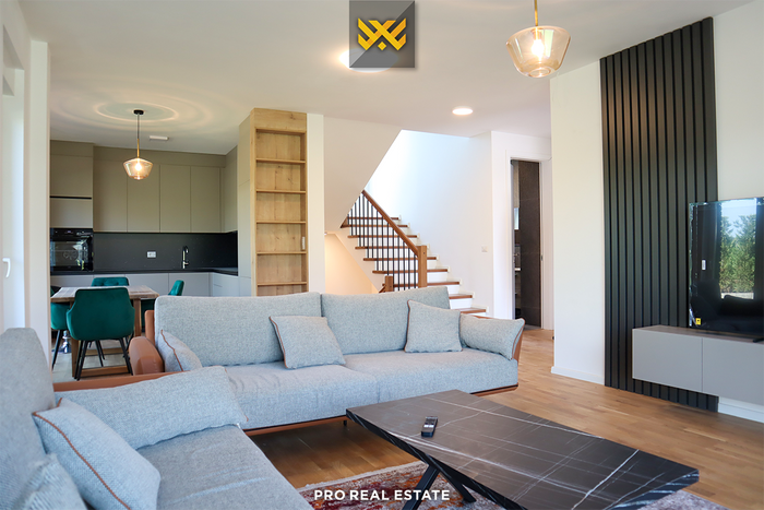 House 180m² + 87m² with #rent in priam village neighborhood.