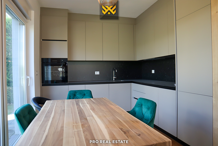 House 180m² + 87m² with #rent in priam village neighborhood.