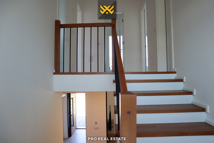 House 180m² + 87m² with #rent in priam village neighborhood.