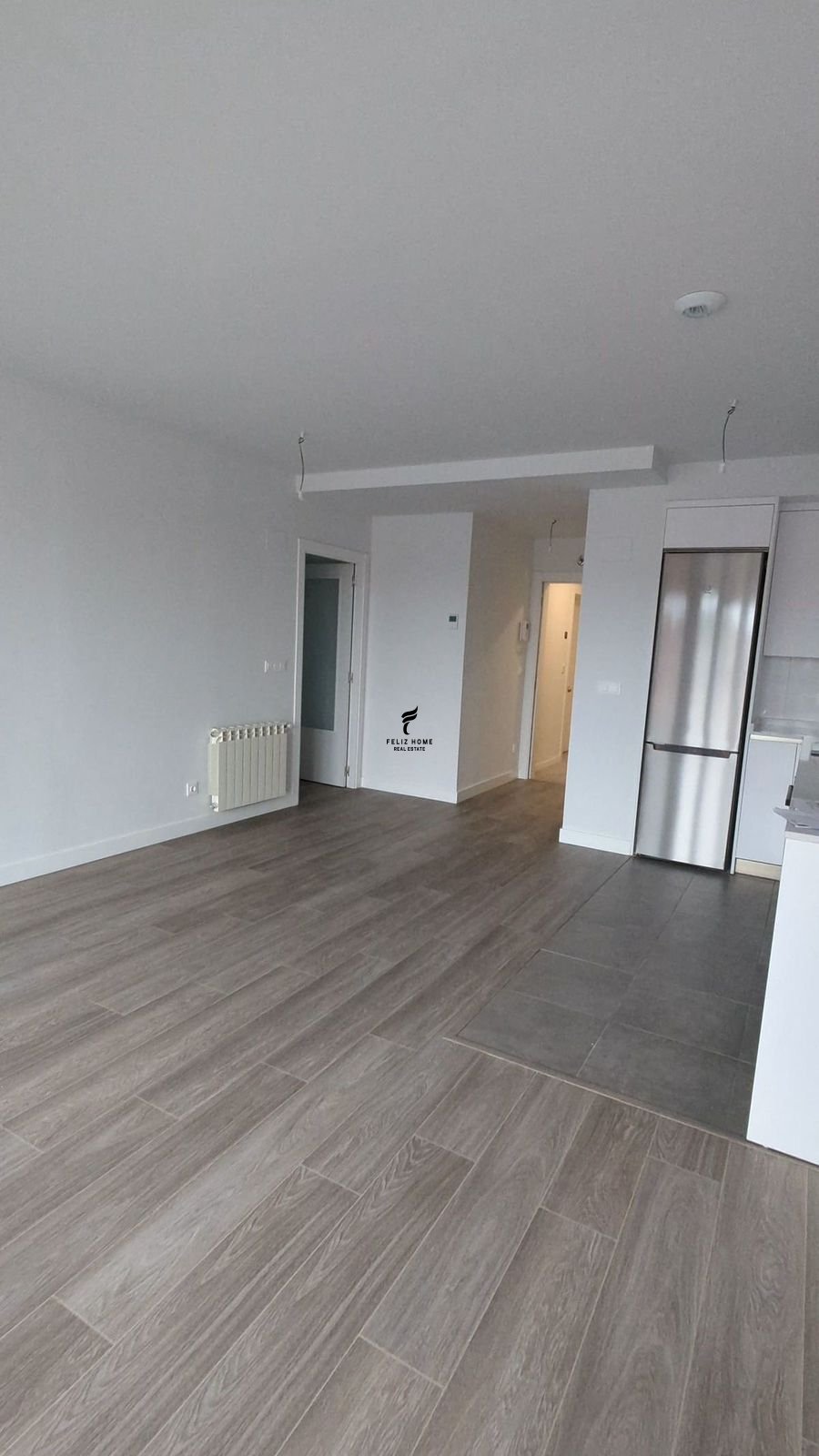 Shitet apartament 1+1 pazari ri 150.000 euro