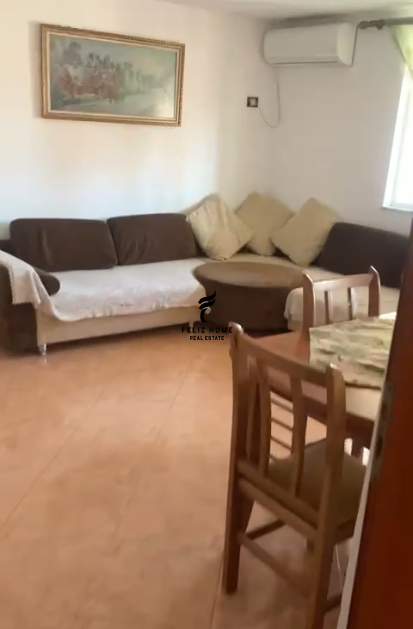Shitet apartament 3+1 pazari ri 19.000.000 leke