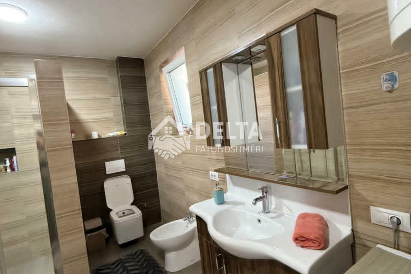 House for rent in qëndresa neighborhood