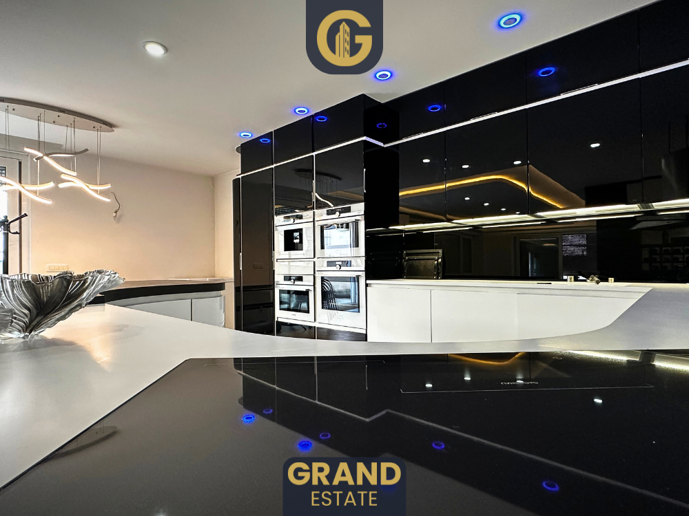 Attico 425m² in vendita, Ferizaj (5)