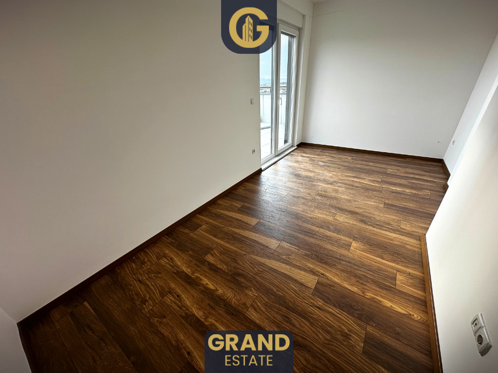Penthouse 310m² à louer, Ferizaj