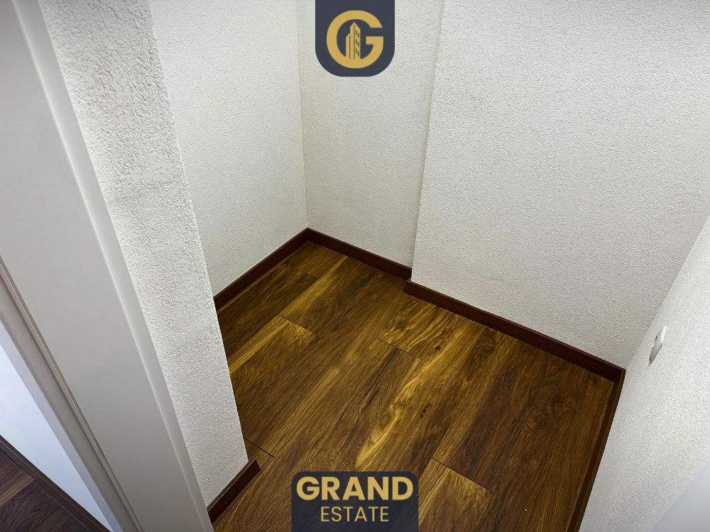 Penthouse 310m² à louer, Ferizaj