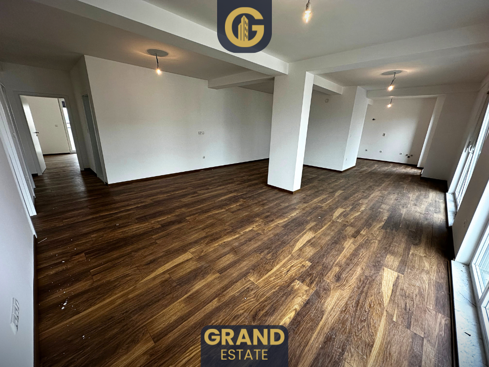 Penthouse 310m² à louer, Ferizaj
