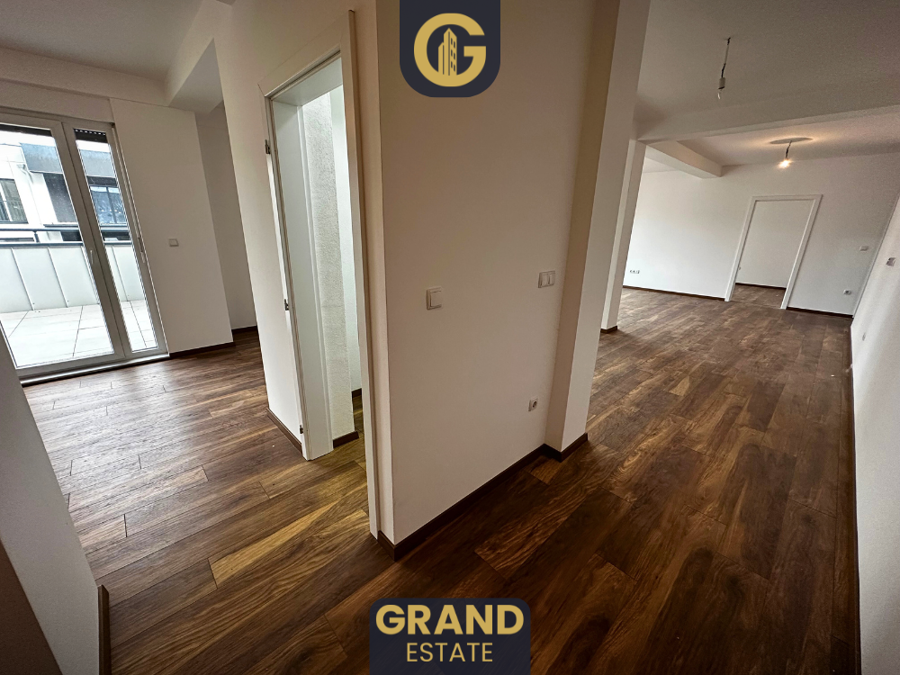Penthouse 310m² à louer, Ferizaj