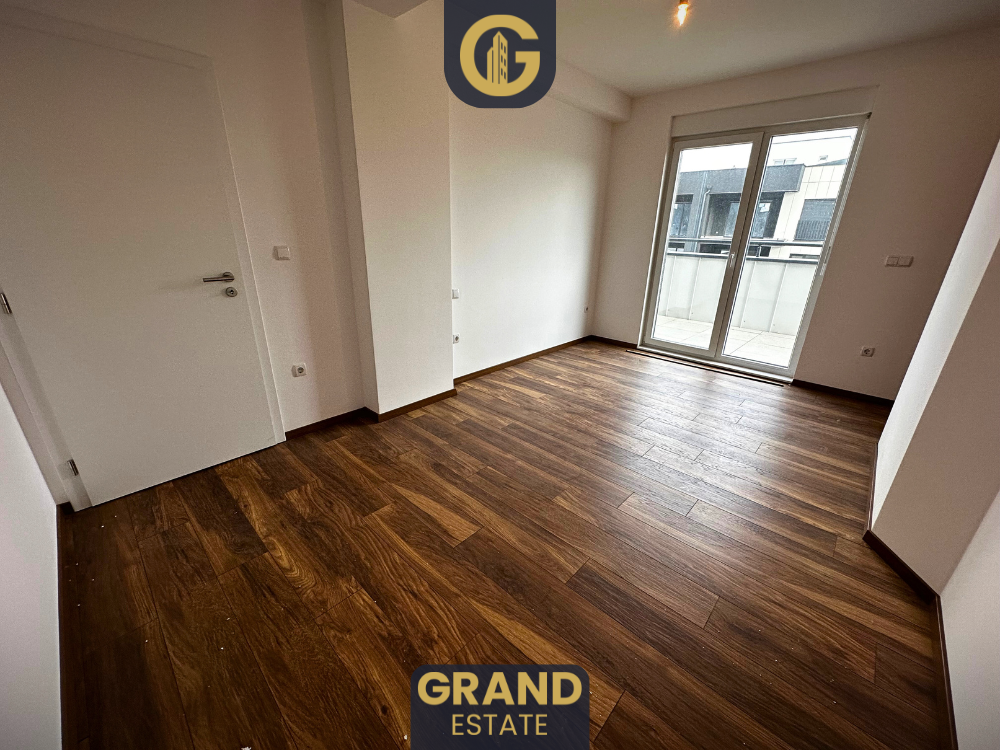 Penthouse 310m² à louer, Ferizaj