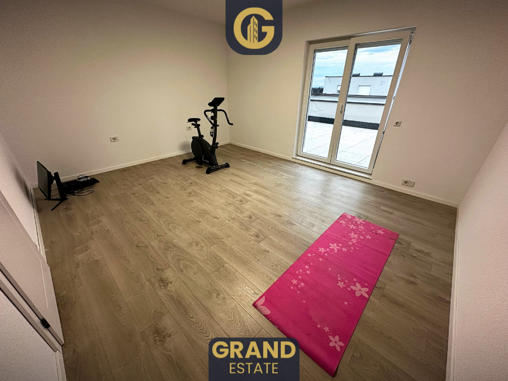 Attico 453m² in affitto, Ferizaj