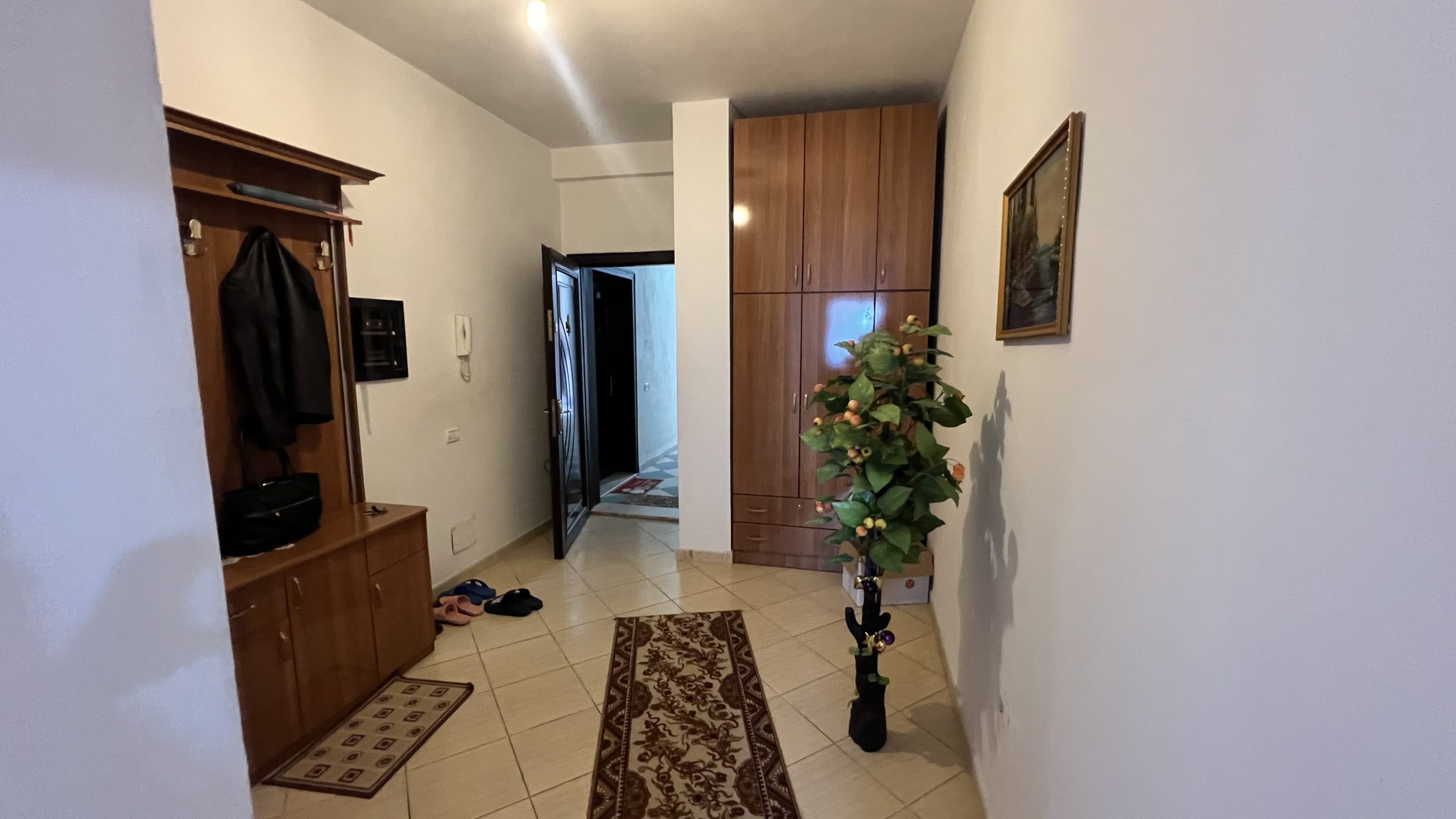 Apartament ne shitje ne zonen e skeles