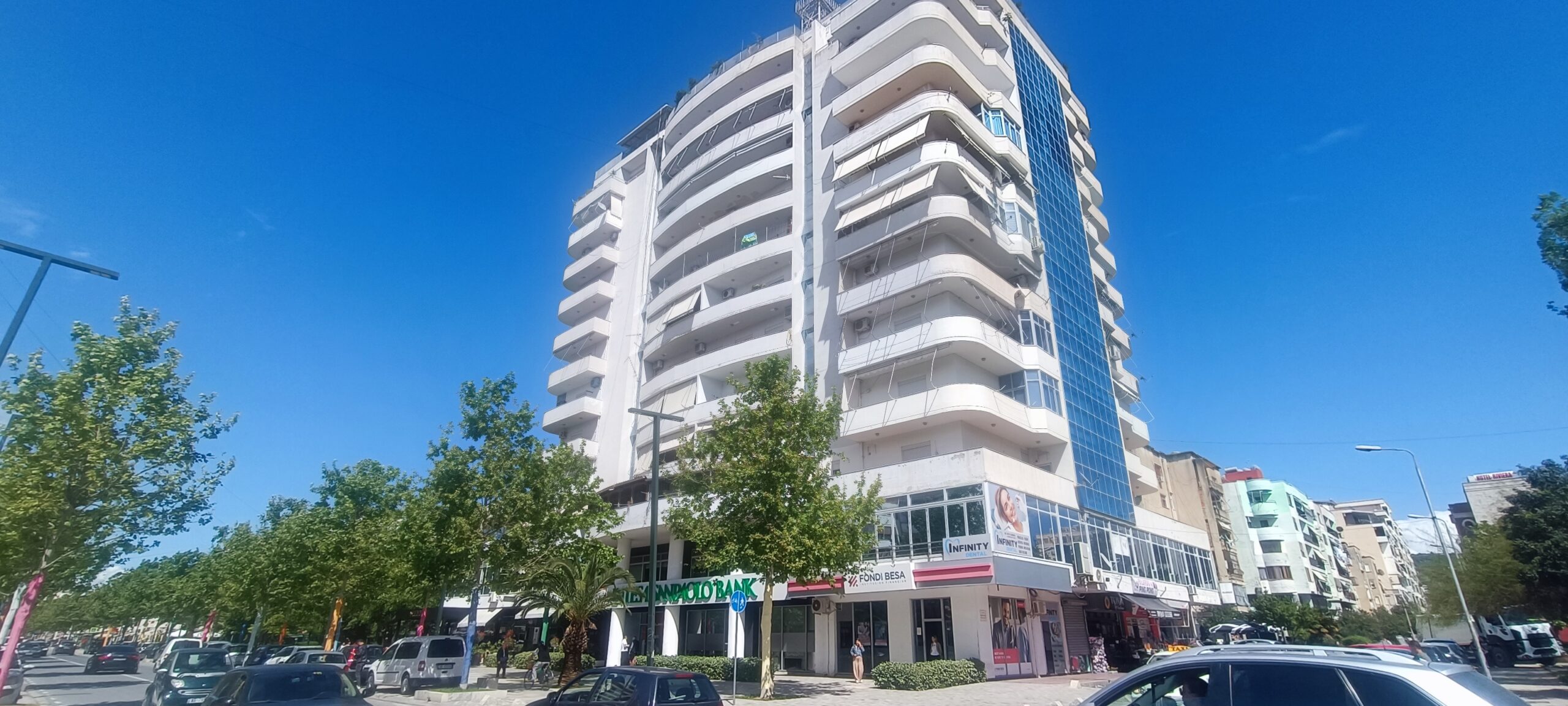 Apartamento en venta en el bulevar principal de Vlora. 2 dormitorios de alta calidad