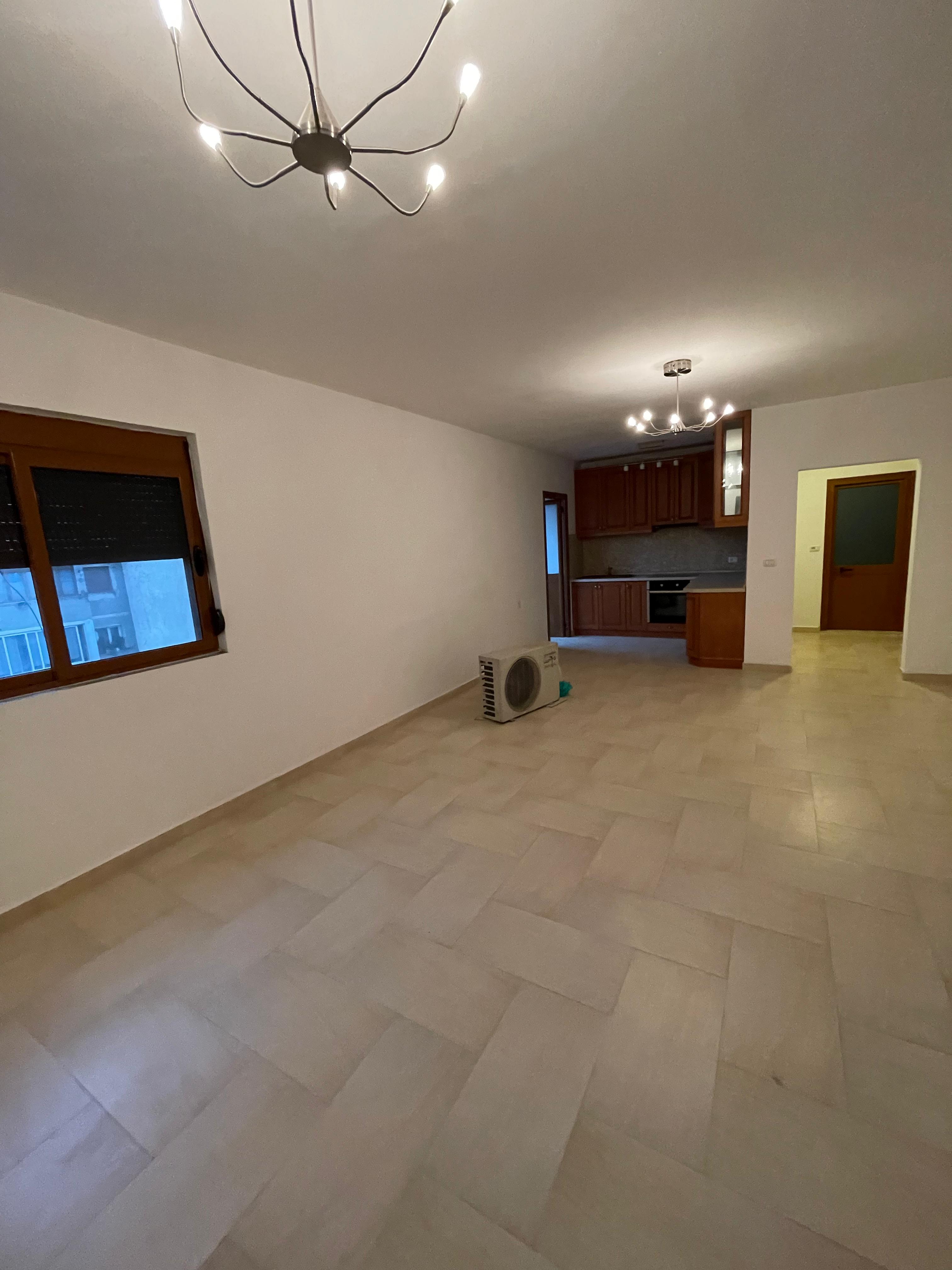 Appartement à vendre à Elbasan - reni imobiliar Elbasan