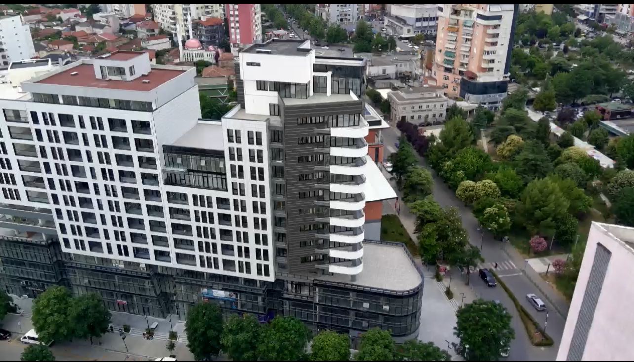Commercial space for rent in Elbasan | downtown, near the municipality
