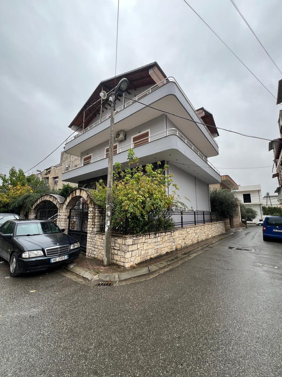 Villa for rent in Elbasan | 3-storey, 11 nëntori neighborhood (sara)