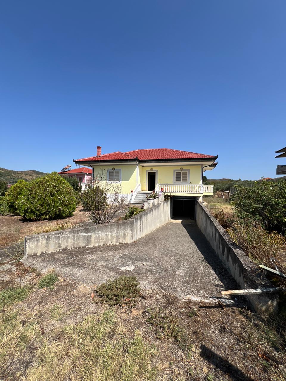Casa privata in vendita a belsh - terreno e lotto a shkendi