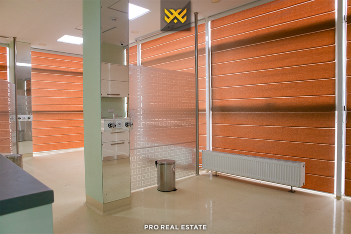 Objeto 683,14m² + 183,73m² en #alquiler en Veternik.