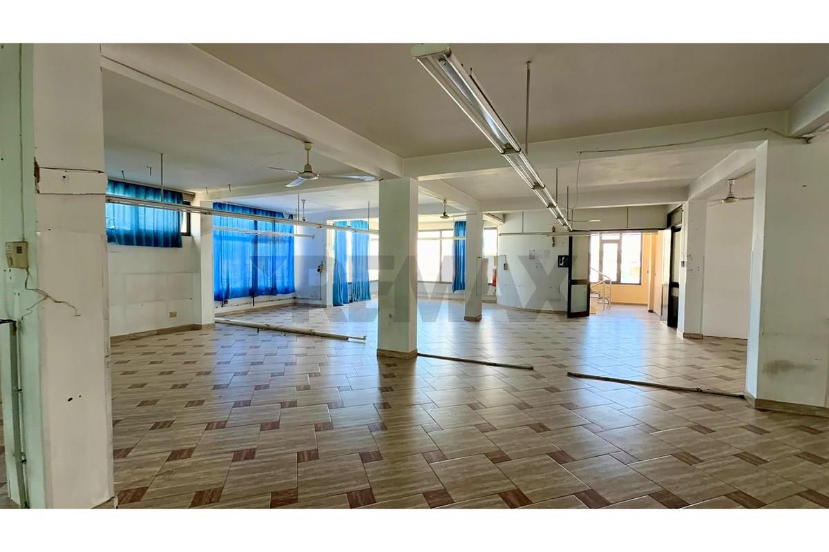 Immeuble multifonctionnel à louer à Elbasan