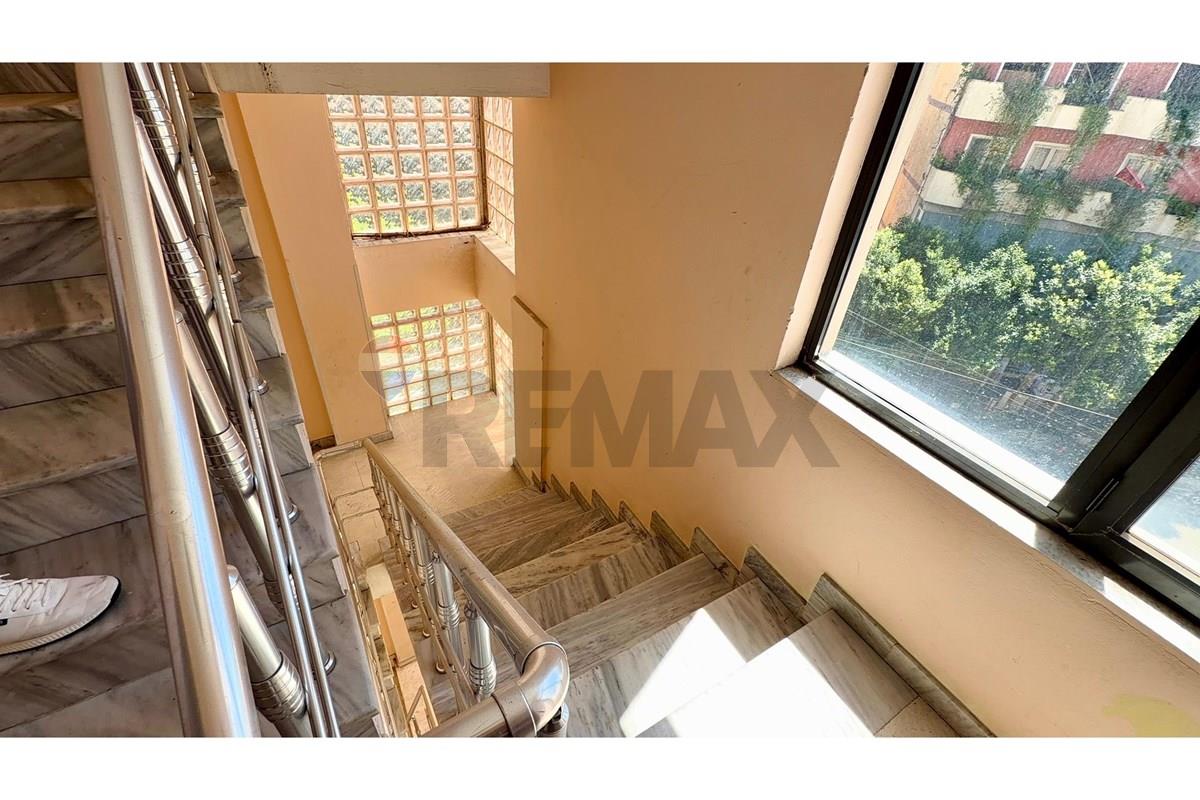 Immeuble multifonctionnel à louer à Elbasan