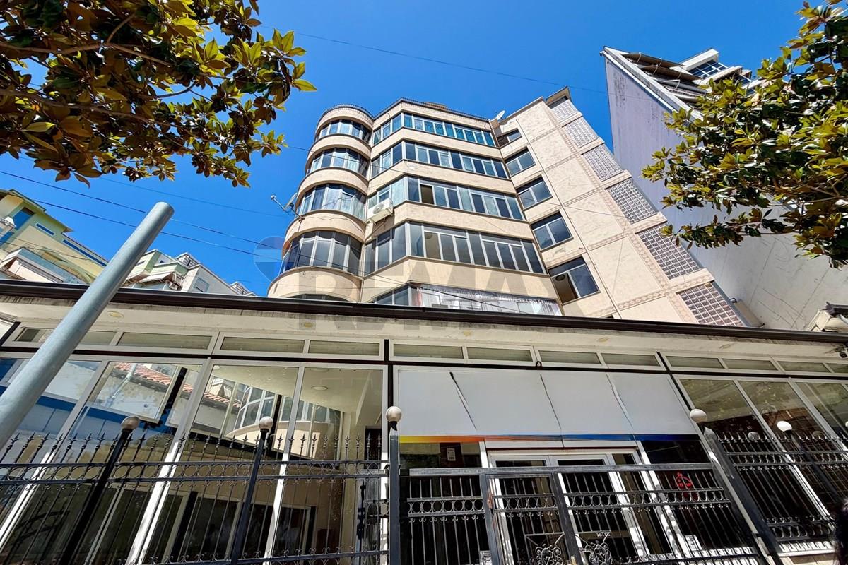 Immeuble multifonctionnel à louer à Elbasan