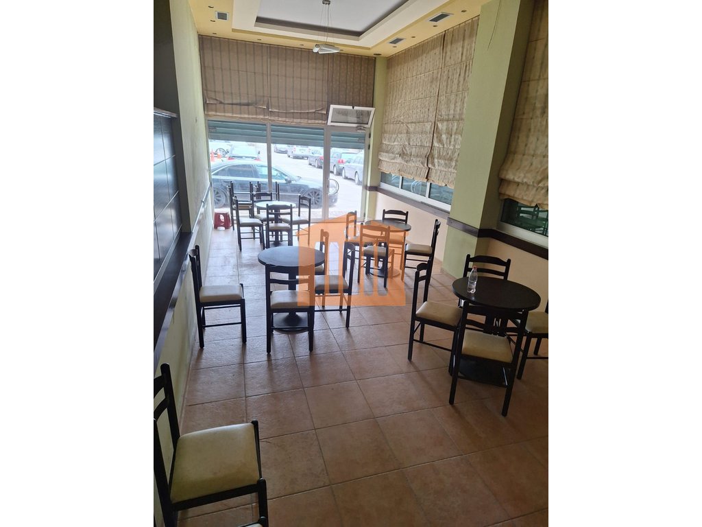 Espace commercial sur la plage, durres à vendre!