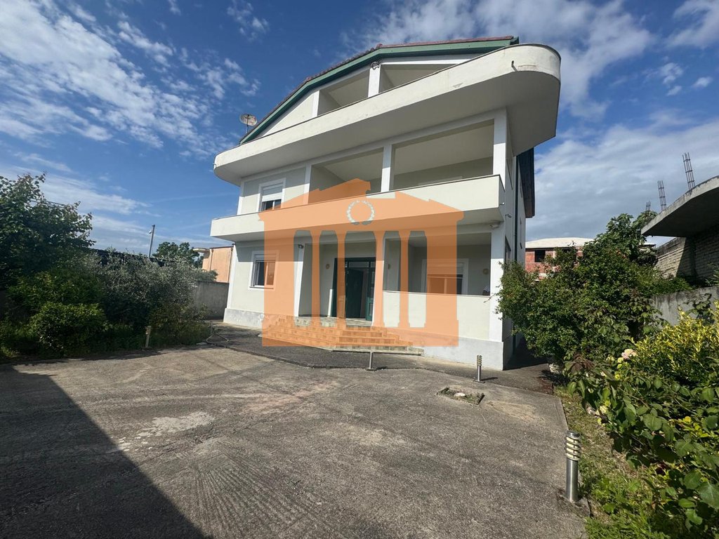 Villa 3 camere a kavaje, in vendita!