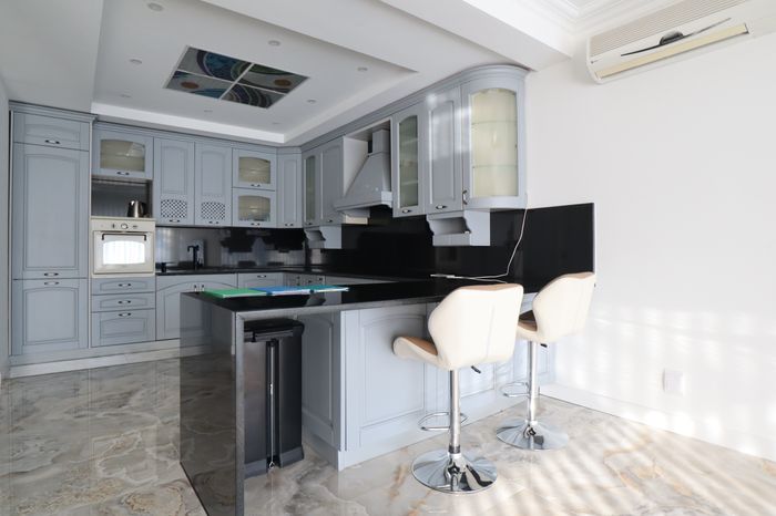 House 1000m² for rent in taslixhe ii