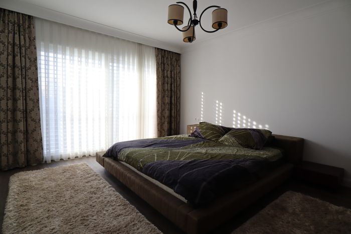 House 1000m² for rent in taslixhe ii