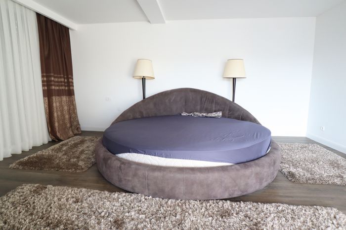 House 1000m² for rent in taslixhe ii
